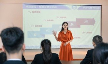 同栏目条目通常按时间倒序排列
